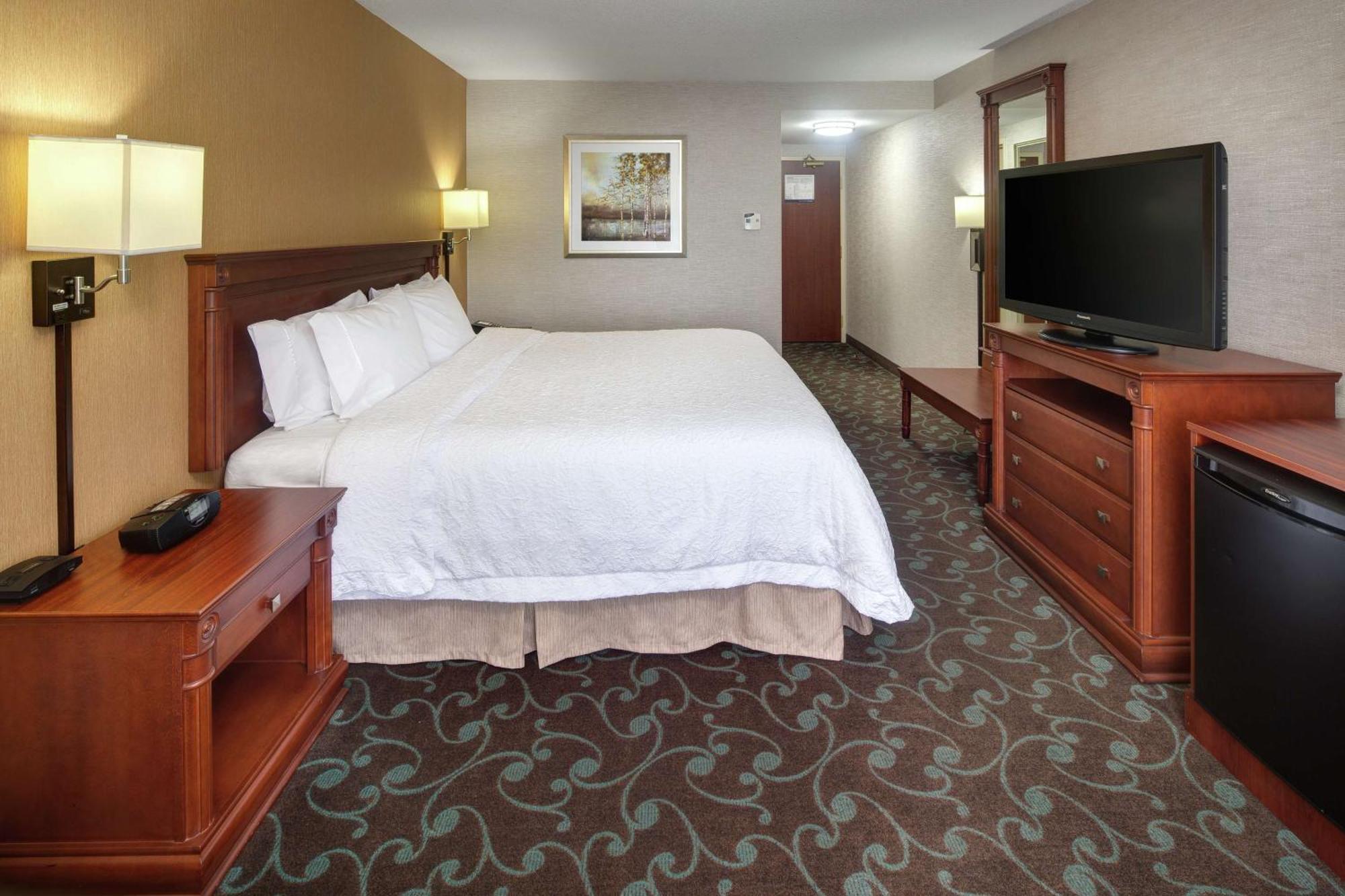 Hampton Inn & Suites By Hilton Toronto Airport Mississauga Exterior photo
